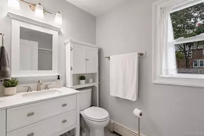 44 Chestnut Avenue, Setauket, NY 11733 - Photo 9