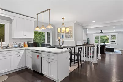 44 Chestnut Avenue, Setauket, NY 11733 - Photo 5