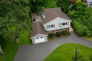 44 Chestnut Ave, Setauket, NY 11733 - Photo 19