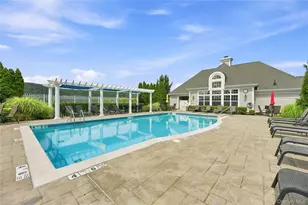 308 Bridgeview Dr, Poughkeepsie, NY 12601 - Photo 11