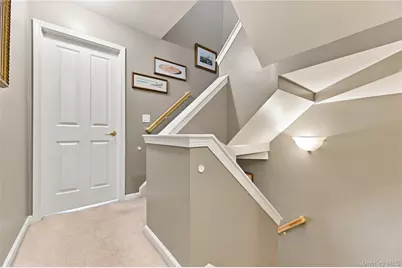 308 Bridgeview Drive, Poughkeepsie, NY 12601 - Photo 37