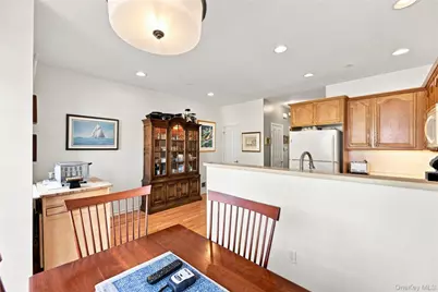 308 Bridgeview Drive, Poughkeepsie, NY 12601 - Photo 19