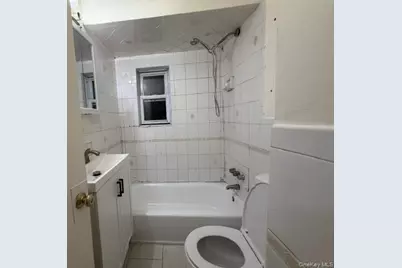 2811 Wellman Avenue #1, Bronx, NY 10461 - Photo 3