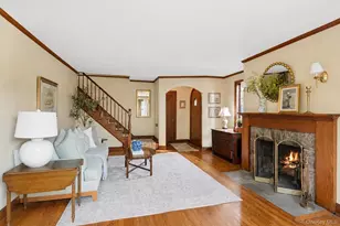 23 Wisteria Ave, Mineola, NY 11501 - Photo 5