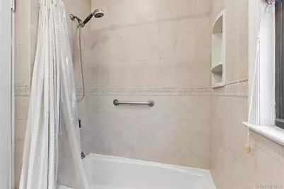 23 Wisteria Avenue, Mineola, NY 11501 - Photo 21