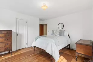 23 Wisteria Ave, Mineola, NY 11501 - Photo 17