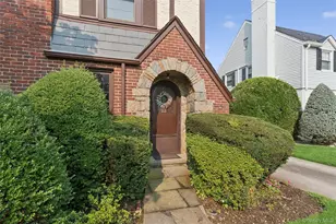 23 Wisteria Ave, Mineola, NY 11501 - Photo 3