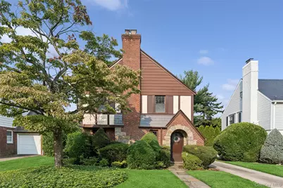 23 Wisteria Avenue, Mineola, NY 11501 - Photo 1