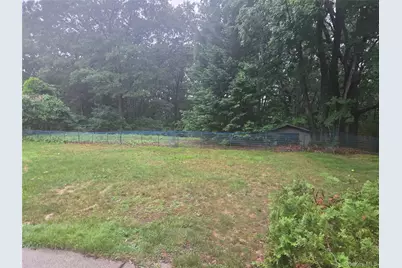 22 Lindron Avenue, Smithtown, NY 11787 - Photo 11