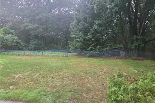 22 Lindron Ave, Smithtown, NY 11787 - Photo 11