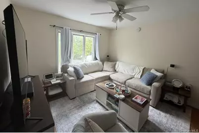 191 Birch Hill Rd #3, Locust Valley, NY 11560 - Photo 3