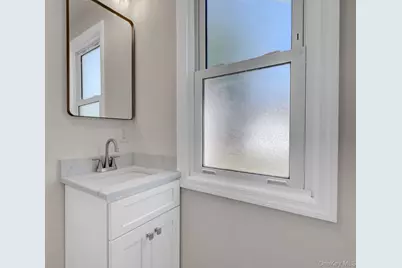15 Stratford Avenue, Williston Park, NY 11596 - Photo 13