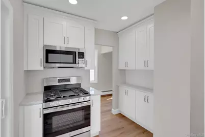 15 Stratford Avenue, Williston Park, NY 11596 - Photo 11