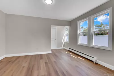15 Stratford Avenue, Williston Park, NY 11596 - Photo 7