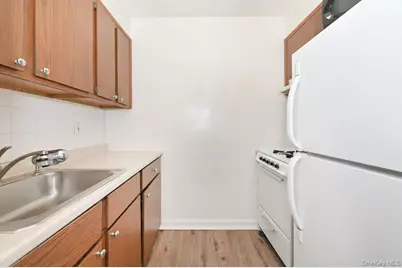 2 Birchwood Court #5H, Mineola, NY 11501 - Photo 7