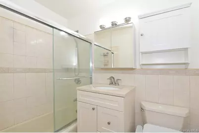 2 Birchwood Court #5H, Mineola, NY 11501 - Photo 9