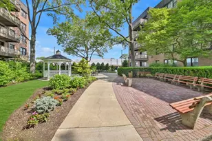 2 Birchwood Ct, Mineola, NY 11501 - Photo 11