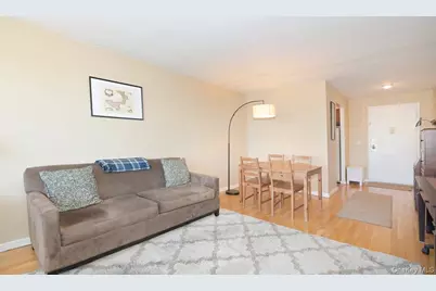 2 Birchwood Court #5H, Mineola, NY 11501 - Photo 1
