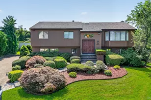 99 Skyview Ln, New Rochelle, NY 10804 - Photo 39