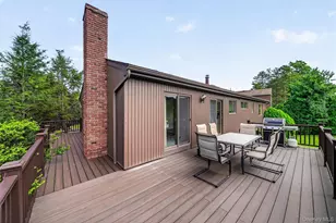 99 Skyview Ln, New Rochelle, NY 10804 - Photo 17