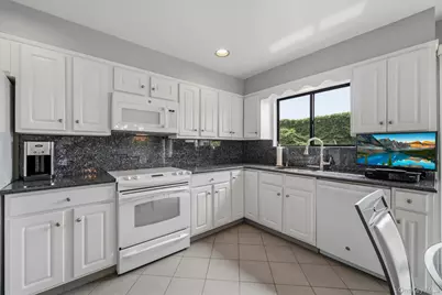 99 Skyview Lane, New Rochelle, NY 10804 - Photo 13