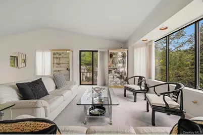 99 Skyview Lane, New Rochelle, NY 10804 - Photo 7