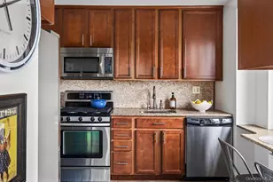 3333 Henry Hudson Pkwy, Bronx, NY 10463 - Photo 9