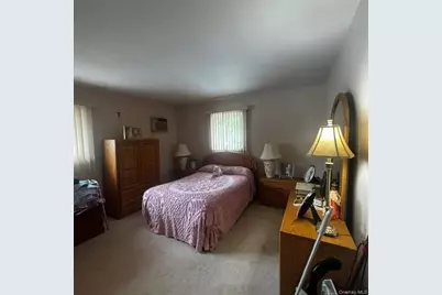 66 E Neptune Avenue, Lindenhurst, NY 11757 - Photo 9