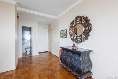 27010 Grand Central Parkway #32E, Floral Park, NY 11005 - Photo 7