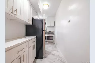 63-109 Saunders Street #A8, Rego Park, NY 11374 - Photo 11