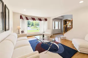 23 Greentree Dr, Medford, NY 11763 - Photo 5