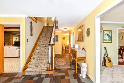 1 Valleywood Court W, Saint James, NY 11780 - Photo 7