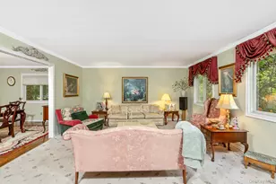 1 Valleywood Ct W, Saint James, NY 11780 - Photo 9