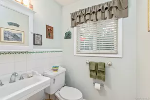1 Valleywood Ct W, Saint James, NY 11780 - Photo 15