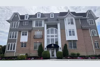 578 Pacing Way, Westbury, NY 11590 - Photo 1