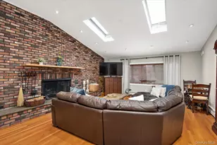 1118 Howard Dr, Westbury, NY 11590 - Photo 3