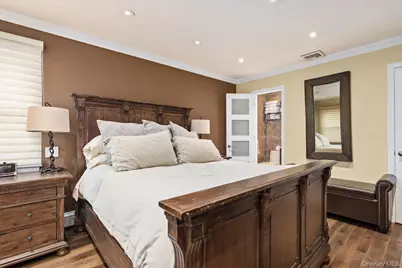 1118 Howard Drive, Westbury, NY 11590 - Photo 19