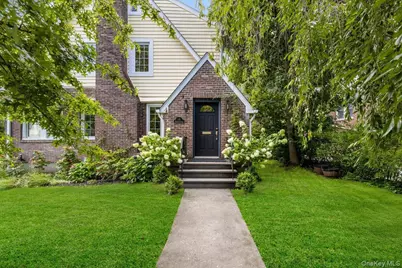 15 Parkview Court, White Plains, NY 10603 - Photo 1