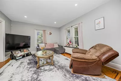 958 Thomas Avenue, Baldwin, NY 11510 - Photo 7