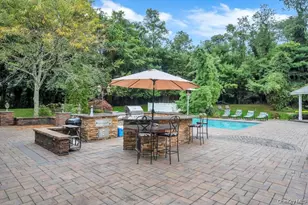 25 Wildwood Dr, Syosset, NY 11791 - Photo 43