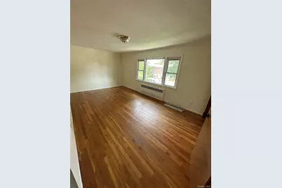 137 Nassau Boulevard, Garden City South, NY 11552 - Photo 3