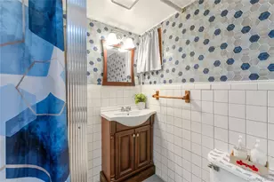 89-72 216th St, Queens Village, NY 11427 - Photo 17