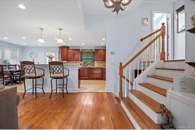 15 Eleanor Road, Plainview, NY 11803 - Photo 7