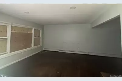 110 Nathalie Avenue, Amityville, NY 11701 - Photo 11