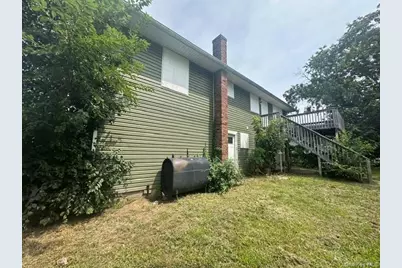 110 Nathalie Avenue, Amityville, NY 11701 - Photo 17