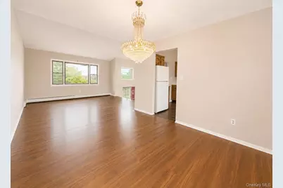 95 W Lake Drive, Lindenhurst, NY 11757 - Photo 23