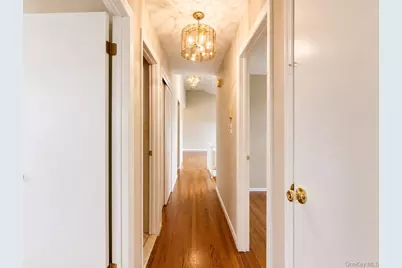 95 W Lake Drive, Lindenhurst, NY 11757 - Photo 5