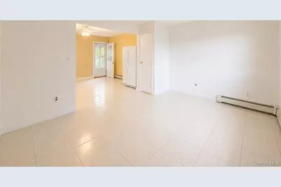 95 W Lake Drive, Lindenhurst, NY 11757 - Photo 29