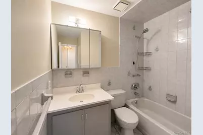 95 W Lake Drive, Lindenhurst, NY 11757 - Photo 17