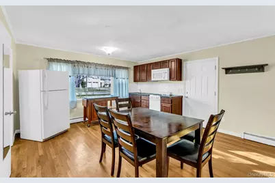 13 Argonne Road W, Hampton Bays, NY 11946 - Photo 5